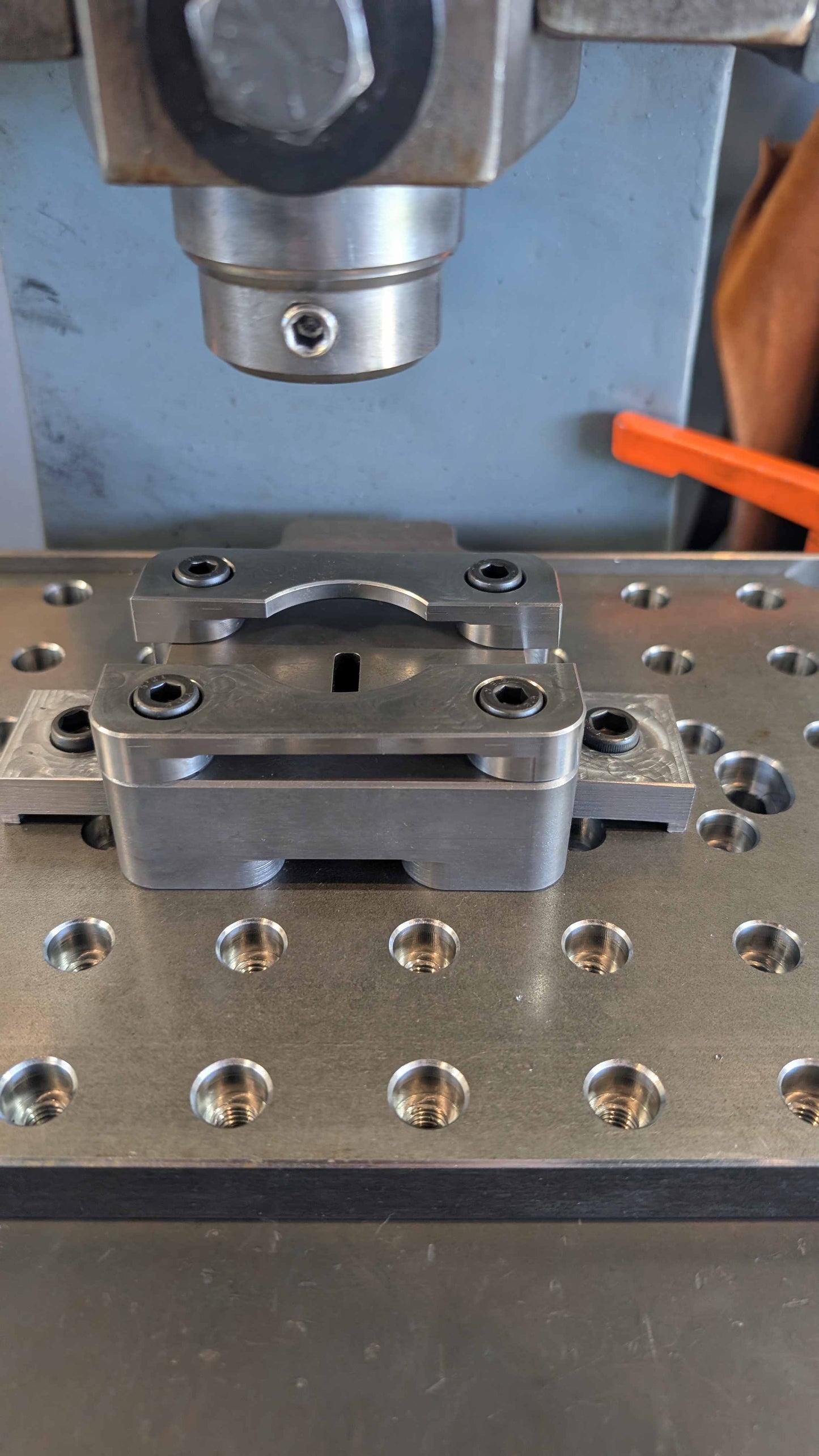 Clamp Style Slot Die for 6 mm × 20 mm Punch